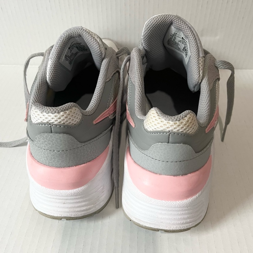 NIKE- Women's Pink and Gray Sneakers Size 7Y - Picture 3 of 5